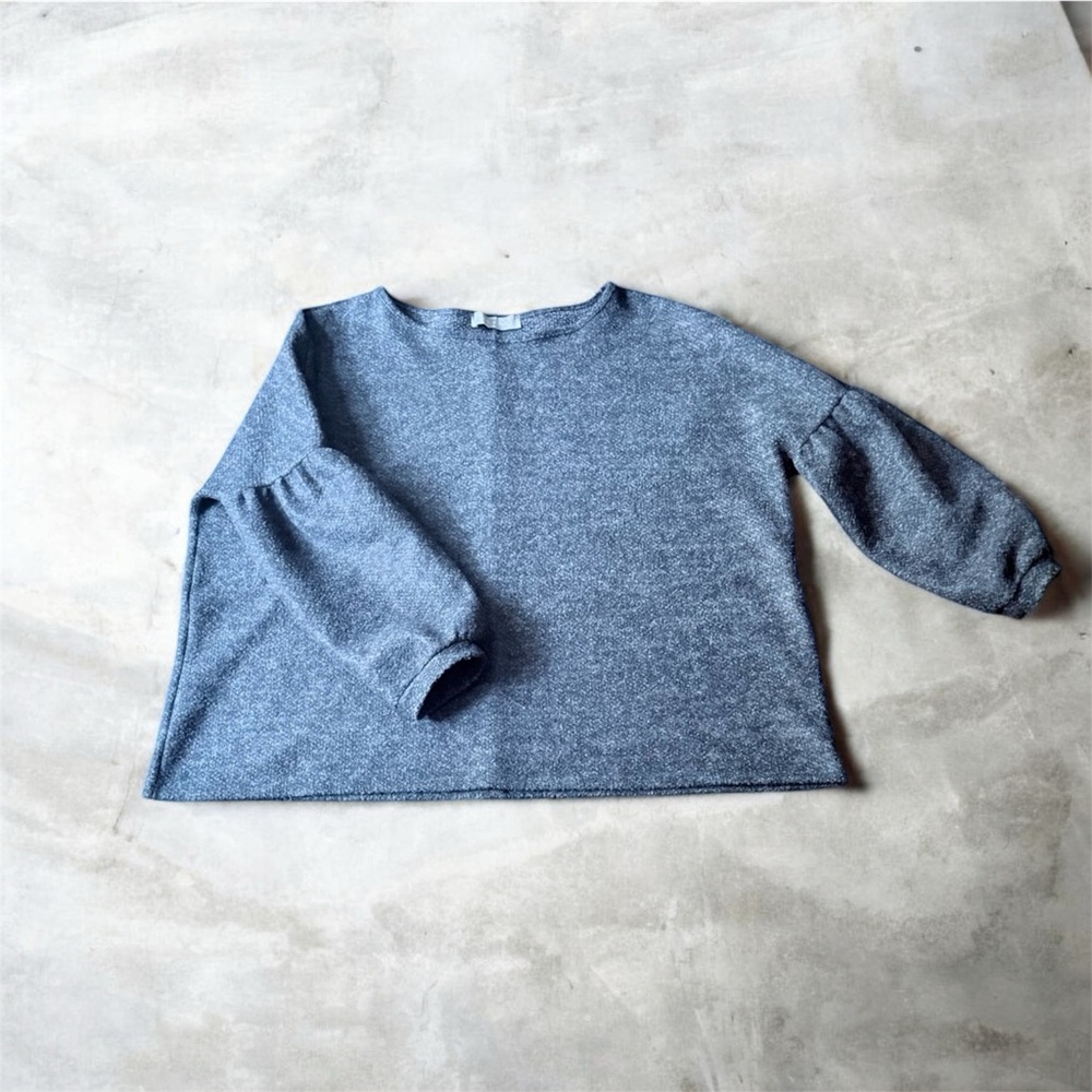 Pixi + Ivy Gray Bell cropped sweater